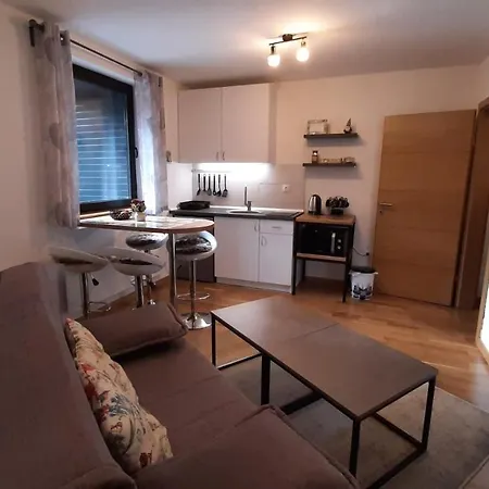 Eskim Jahorina, Db 301 *